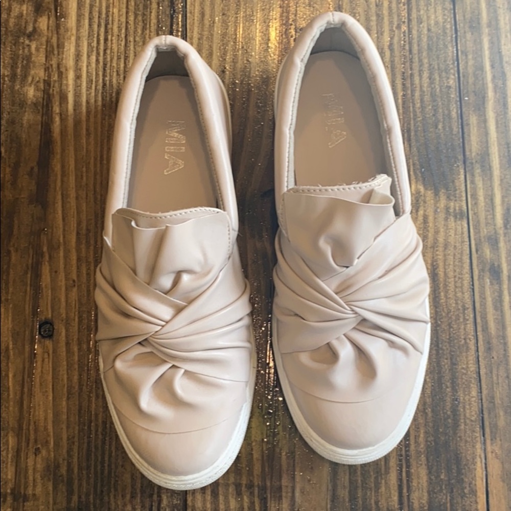 MIA Soft Blush Bow Slip-On Sneaker